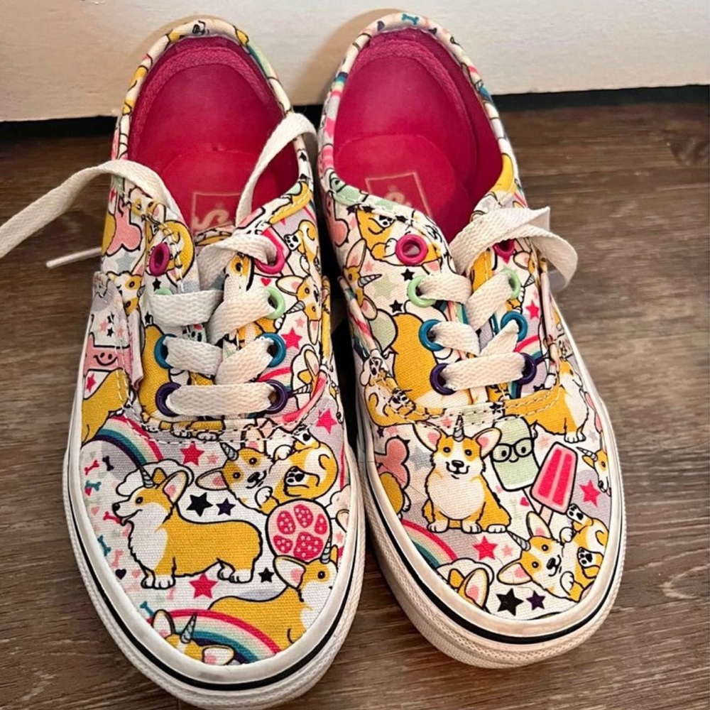 Corgi Vans size 13